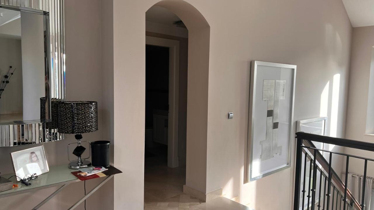Villa Maracana Room in a Family house Habitación en una casa de Familia Marbella Exterior foto