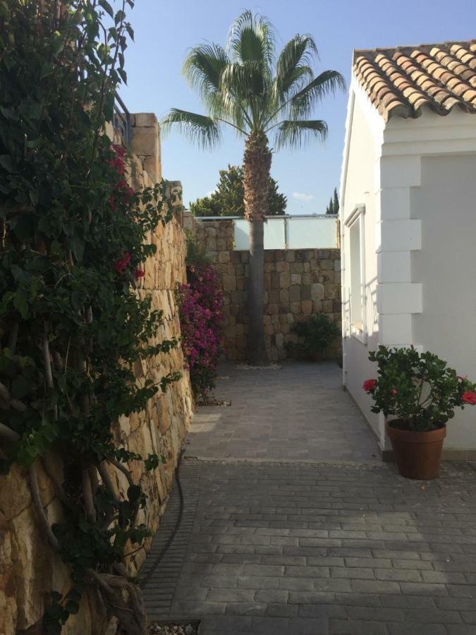 Villa Maracana Room in a Family house Habitación en una casa de Familia Marbella Exterior foto
