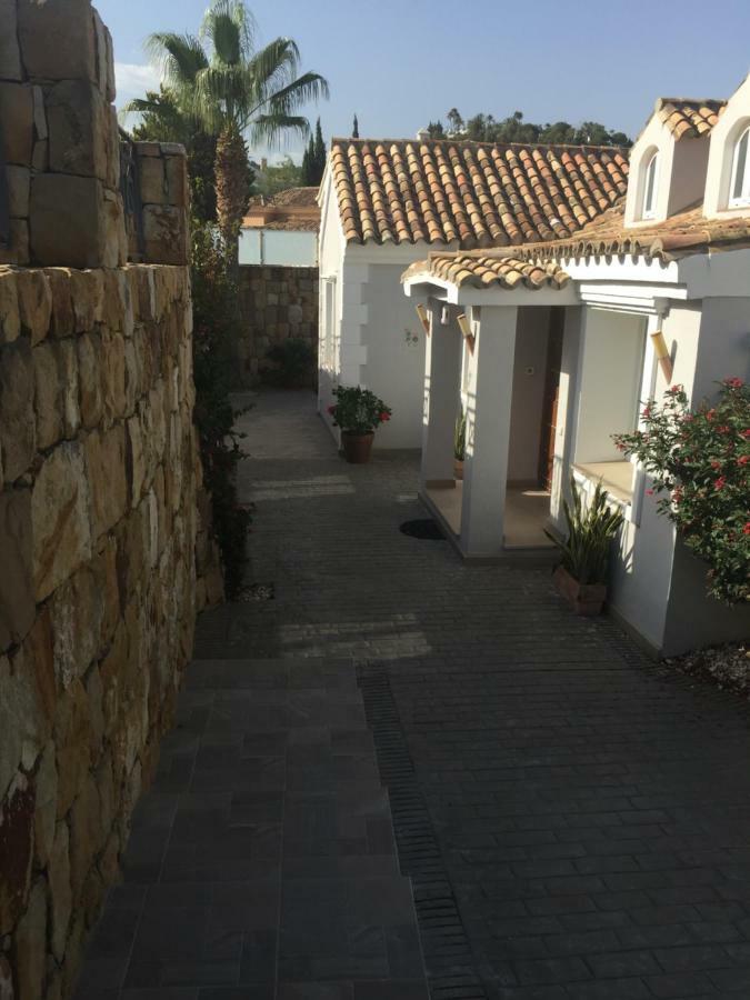 Villa Maracana Room in a Family house Habitación en una casa de Familia Marbella Exterior foto